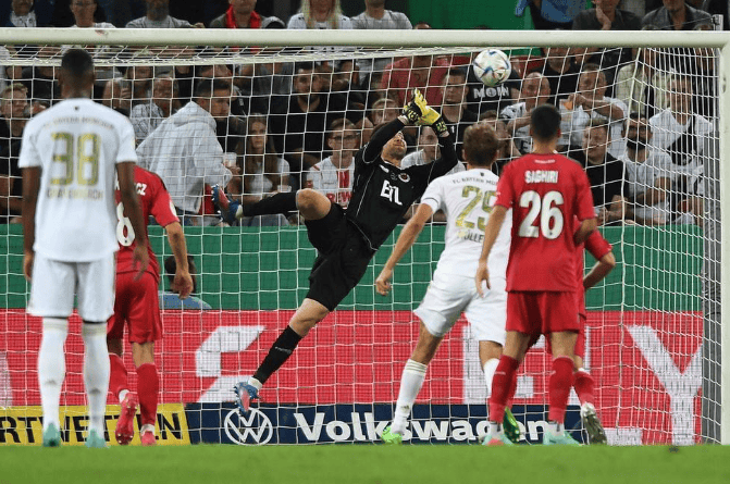 斯图加特在客场战胜强敌，神勇表现的简单介绍