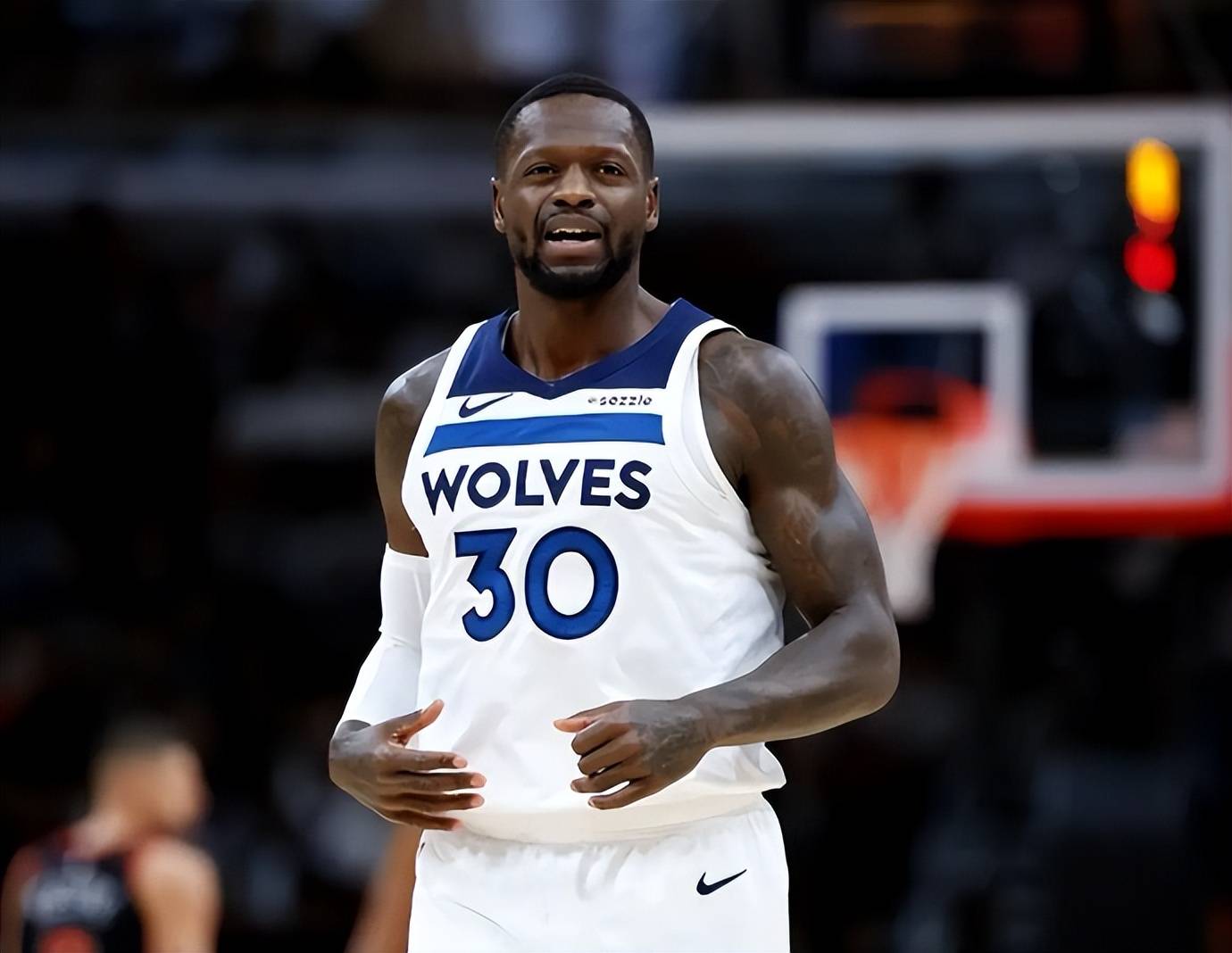 红黑对决：猛龙再战尼克斯，胜负态势难测！