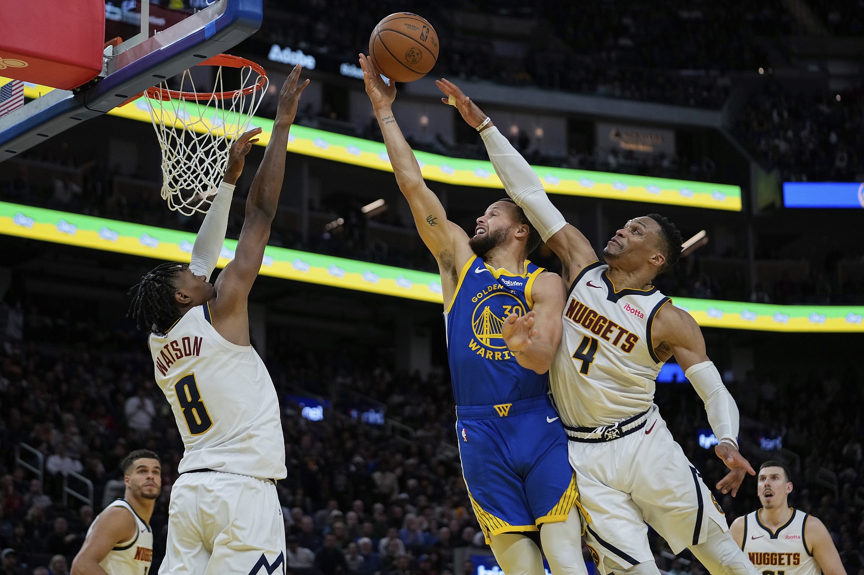 包含火箭外线射手精准命中关键三分,助球队逆转比分的词条 包含火箭外线射手精准命中关键三分,助球队逆转比分的词条