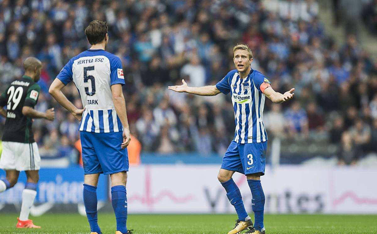 沙尔克04在比赛中表现出色夺冠的简单介绍