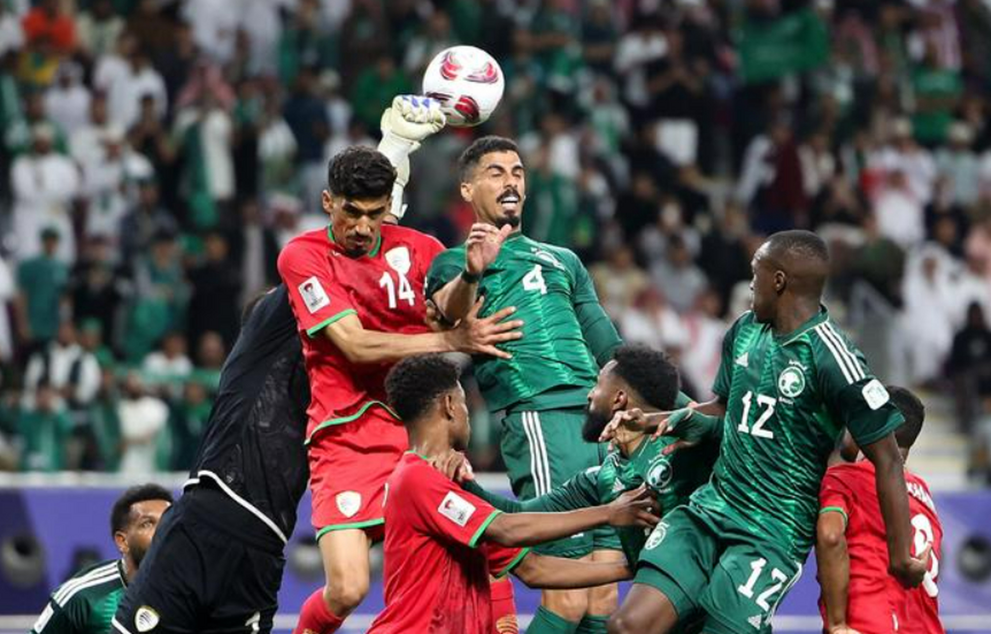 沙特阿拉伯队在国际大赛中迈出步伐的简单介绍 沙特阿拉伯队在国际大赛中迈出步伐的简单介绍