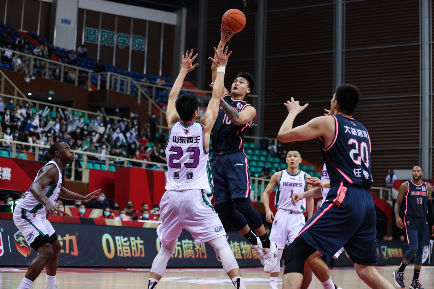 山东队力克广东队,乔治点燃赛场的简单介绍 山东队力克广东队,乔治点燃赛场的简单介绍