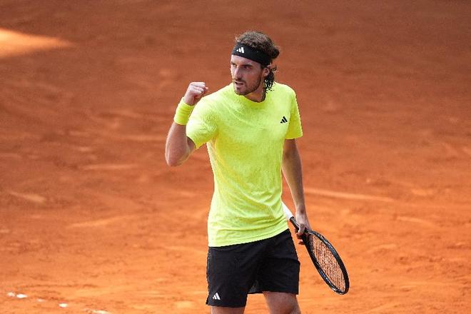 关于戴维斯杯完胜联合杯，西西帕斯关键制胜的信息