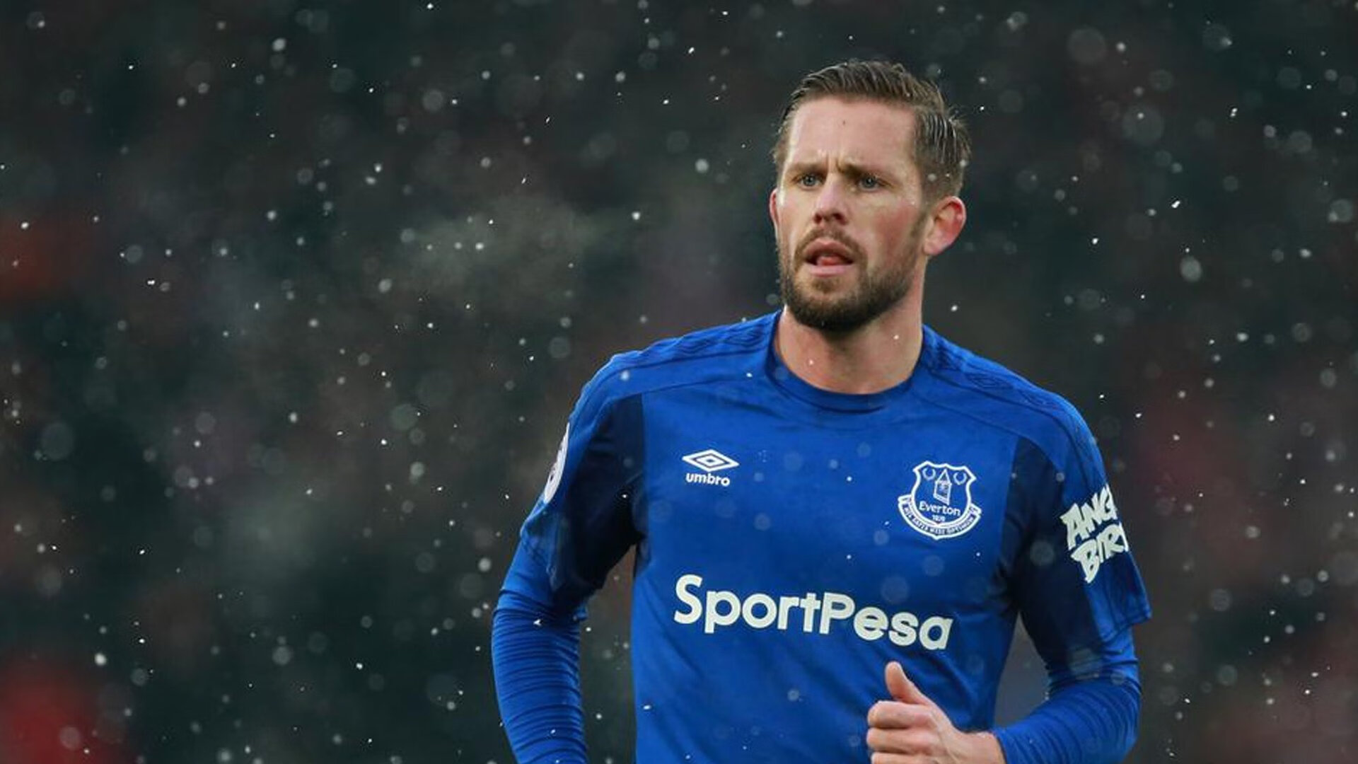 马克西爆发，新疆队全面压制广东队